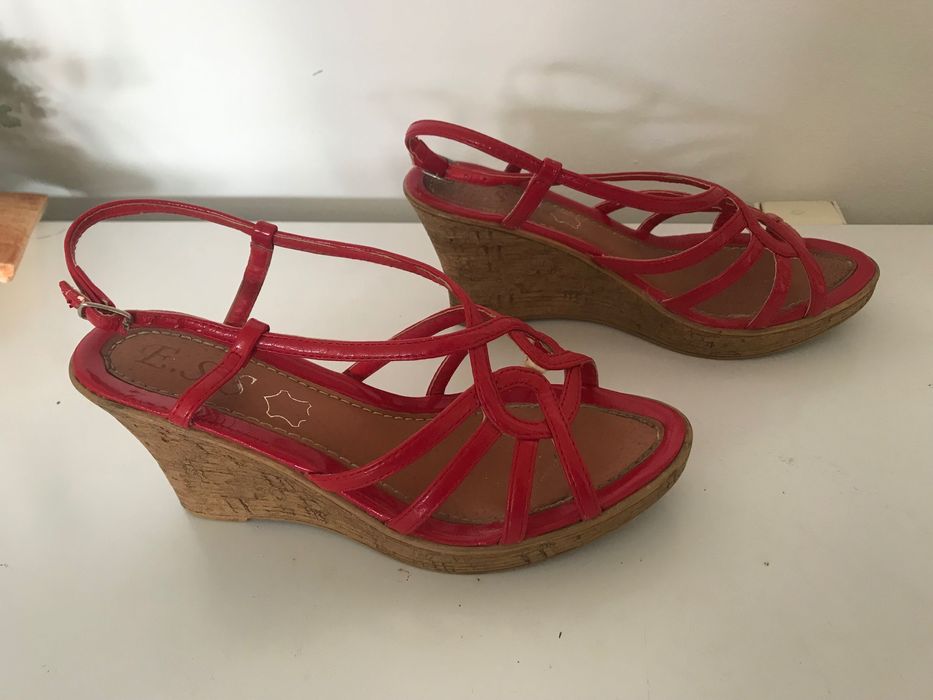 Sandálias Vermelhas Nº 38