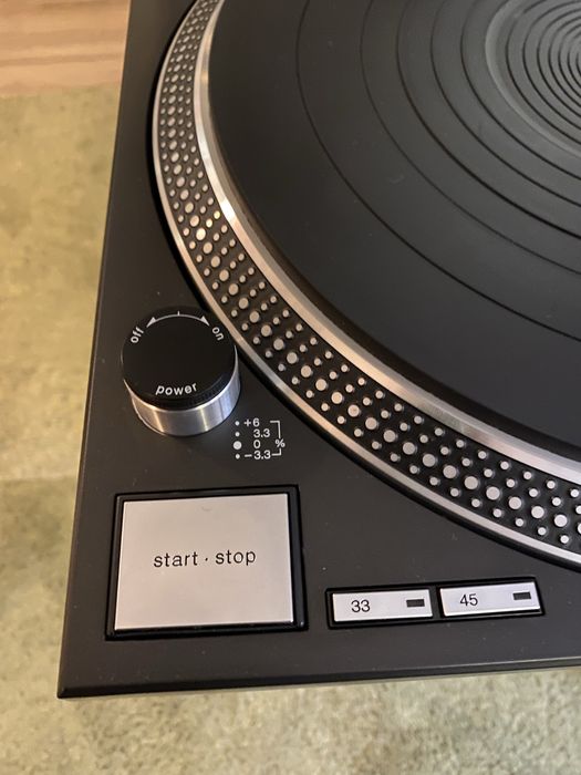 Gira discos Technics SL1210MK2 em excelente estado