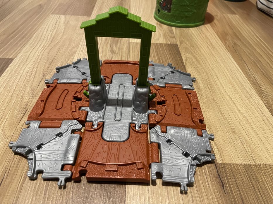 Thomas & Friends adventure, Salty, tory, lokomotywa, pociąg