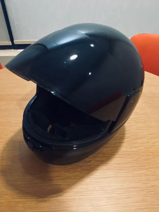 Capacete mota CMS pouco uso