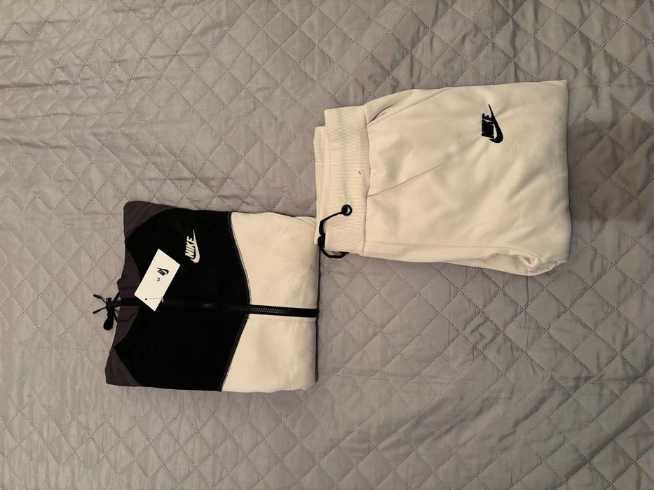 Nike tech fleece 2024