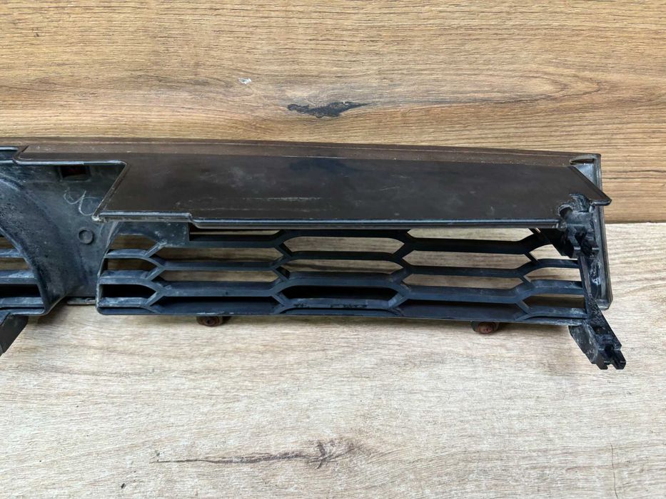 Grill atrapa zderzaka Mitsubishi Galant VII