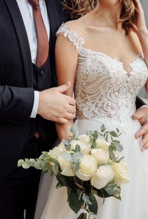 Весільна сукня,  не вінчана