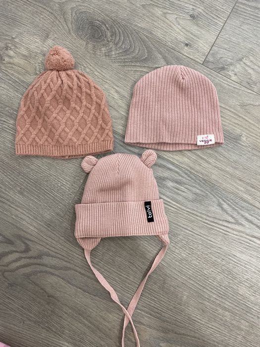 Шапочки на дівчинку