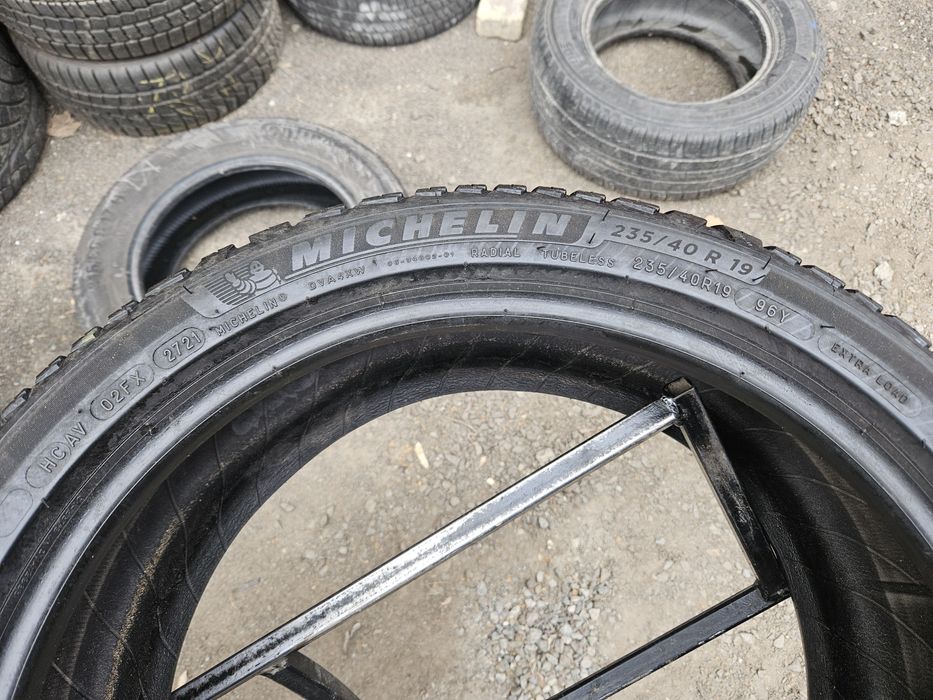 Шины БУ 235 40 R 19 Michelin cross climate 2 комплект всесезон