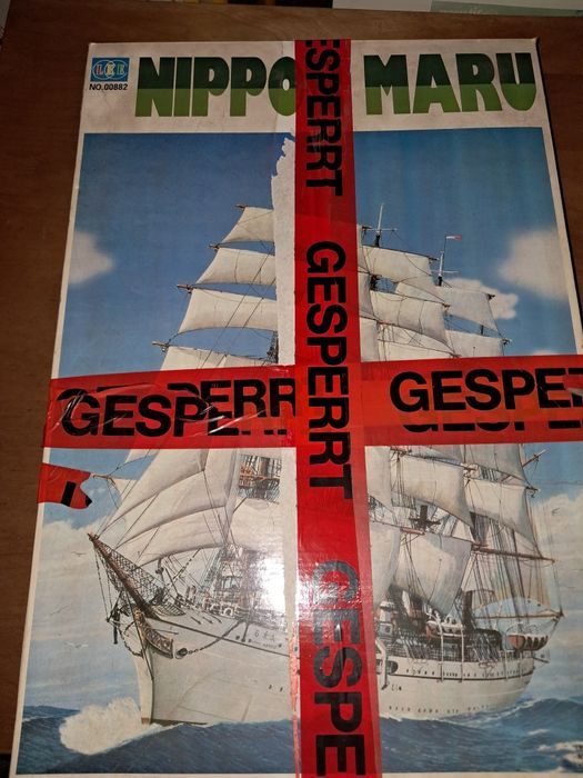 Zestaw modelarski przedstawiający żaglowiec Nippon Maru. w skali 1/50