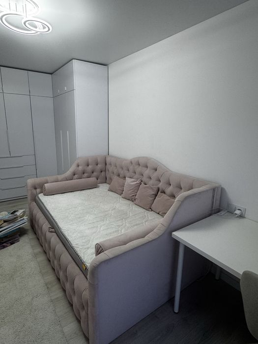 Продаю ліжко з матрацом 140/200