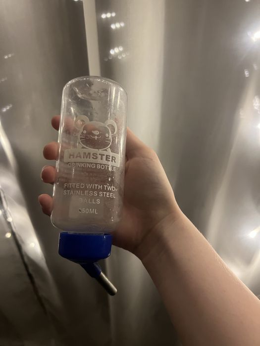 Poidelko dla królika lub chomika