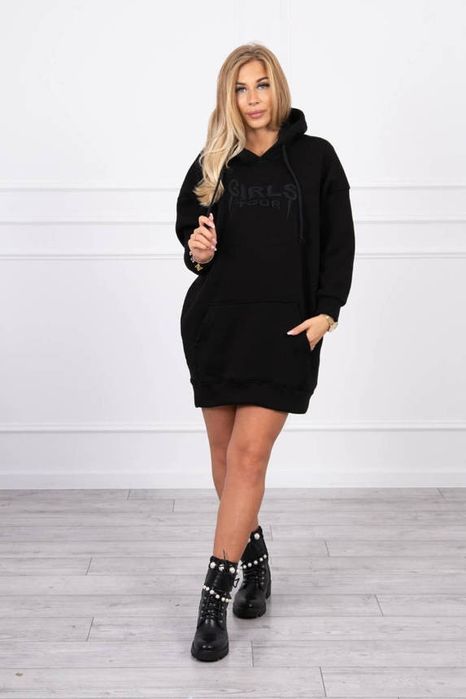 Ocieplana czarna bluza oversize kangurka z haftem