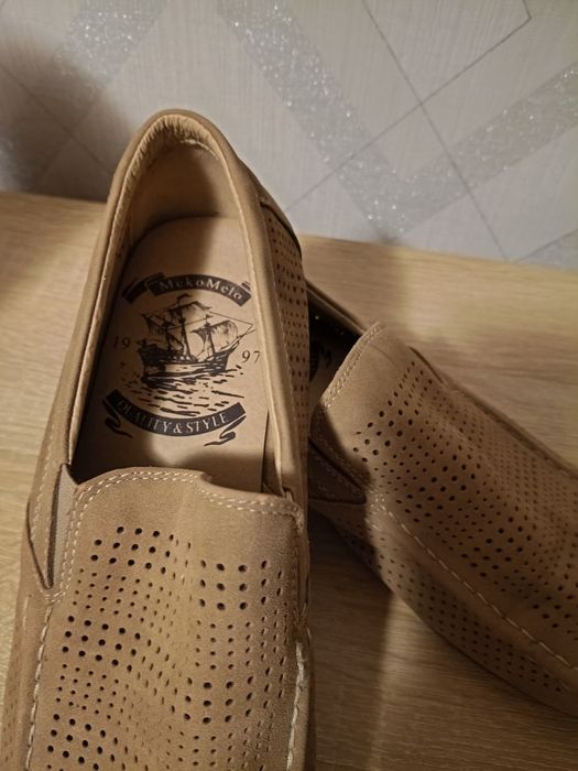 Продам мужские туфли слипоны.