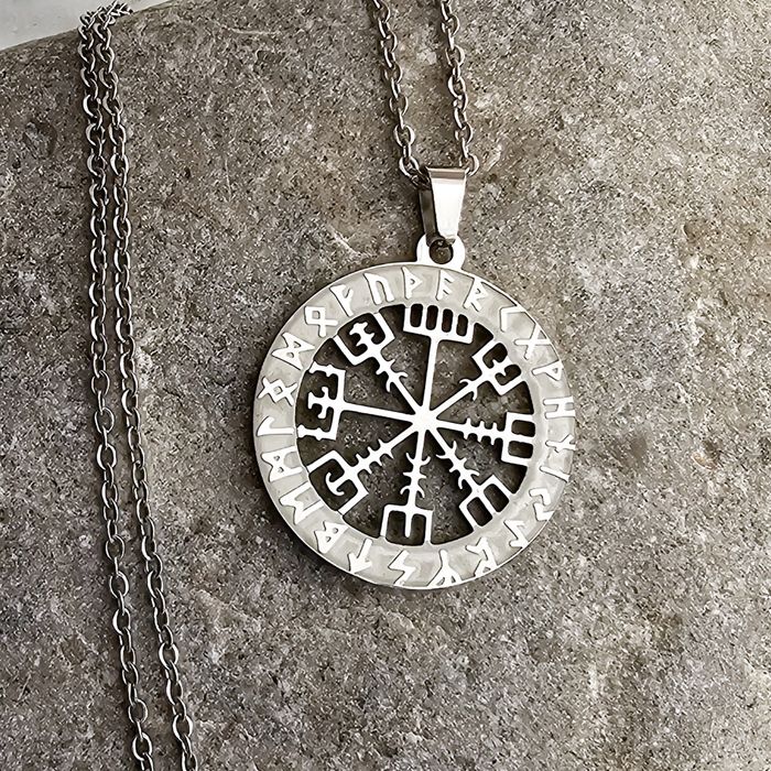 Colar Bússola Viking e Runas em aço inoxidável