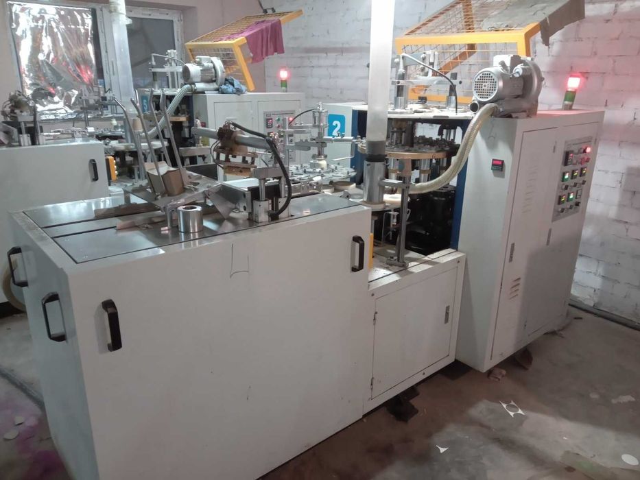 Станки для виготовлення паперових стаканів