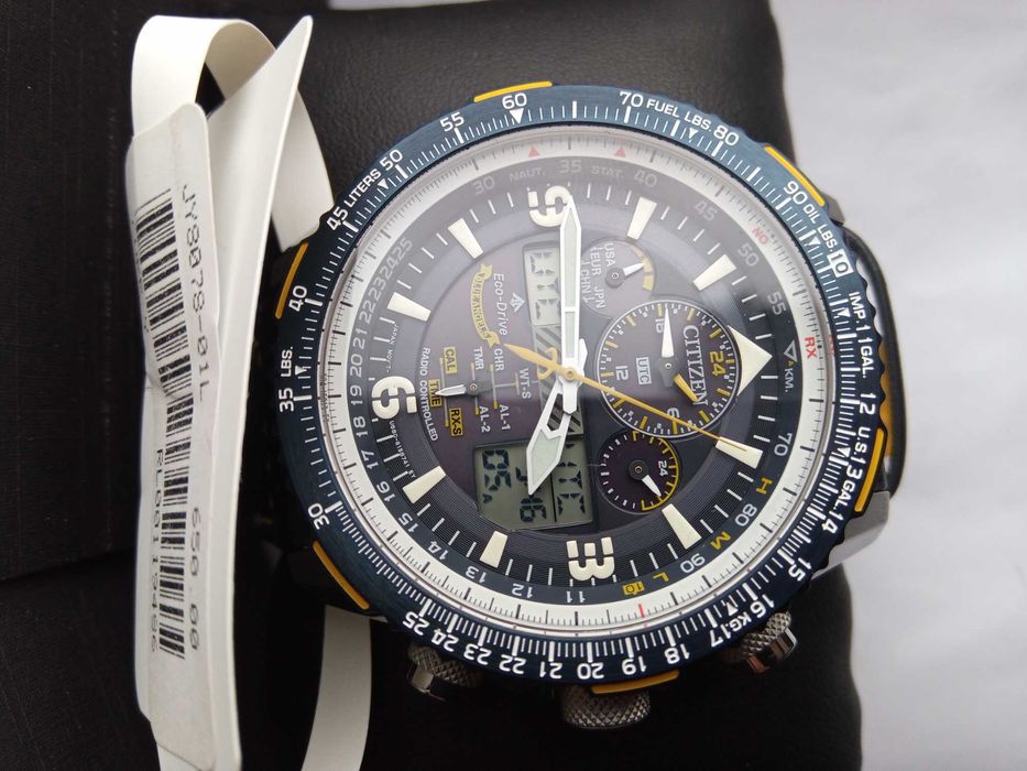 Часы Citizen Blue Angels радиосинхронизация, вечный календарь, сапфир