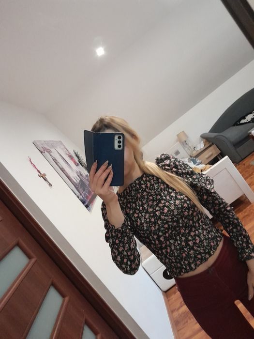 Bluzka elegancka kwiaty bluzeczka bufiaste rękawki xs s