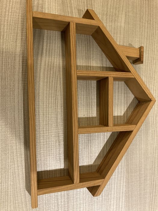 Suporte de parede em madeira