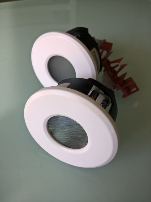 6 projectores iluminação + vário material eléctrico