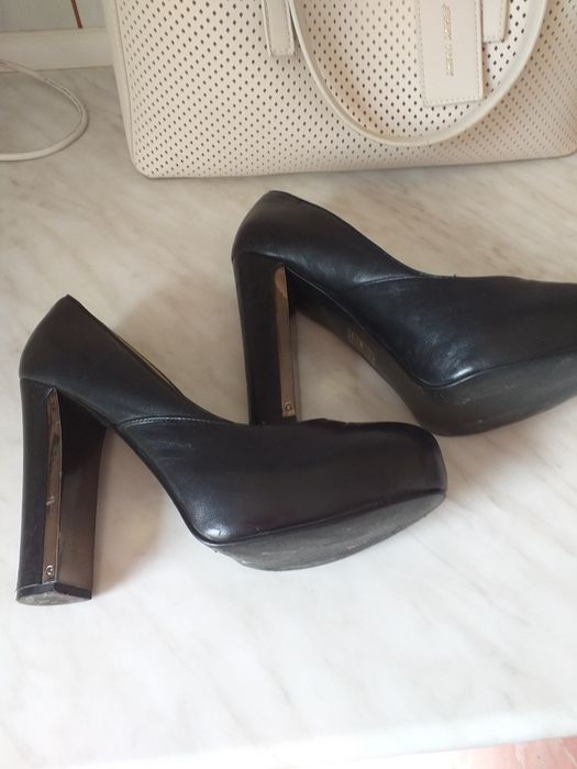 Czółenka Guess roz 37