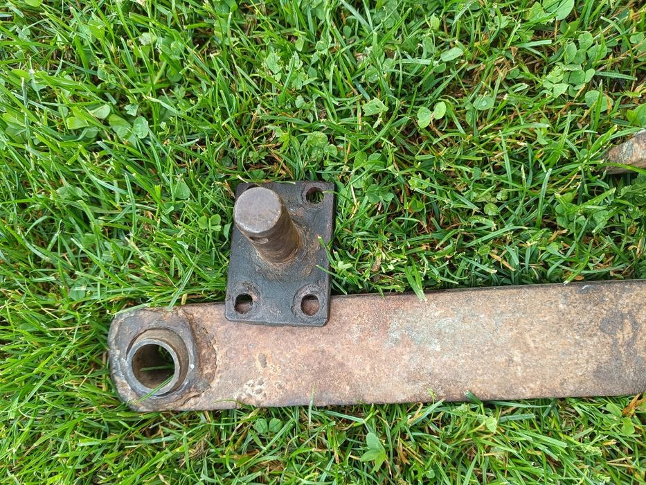 Zaczep polowy Ursus c325, 328, 330
