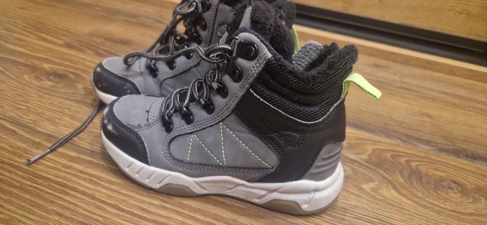 Dziecięce buty zimowe r.29