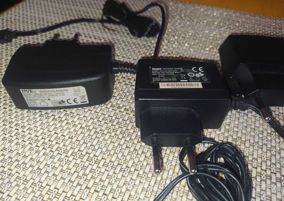 Zasilacze 5V 2A i 1A USB   3 SZTUKI