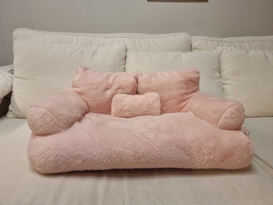 Sofa dla psa - różowa, miękka, prawie nowa