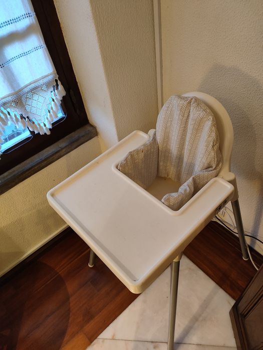 Cadeirinha de refeição bebé