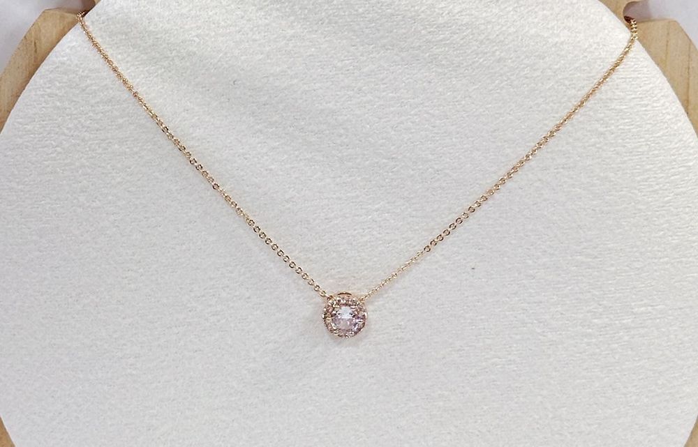 Naszyjnik damski z diamentem