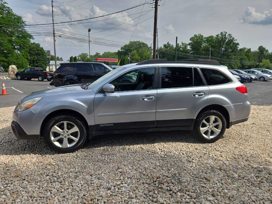 Subaru Outback 2.5i Limited      2013