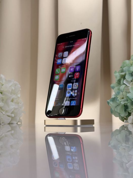 Чудовий iPhone SE-2020 128GB Product RED (Магазин Гарантія)