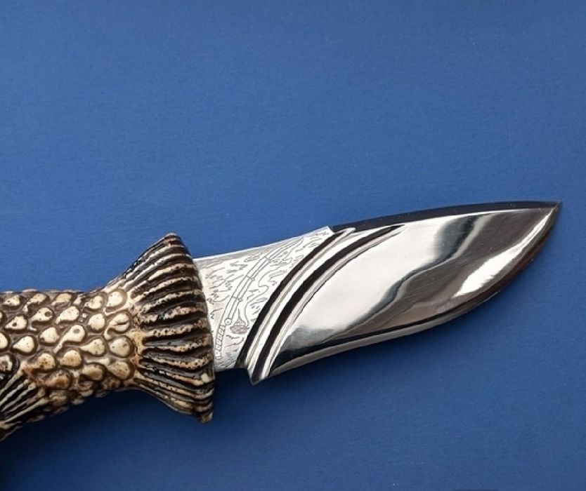 Охотничий нож с чехлом