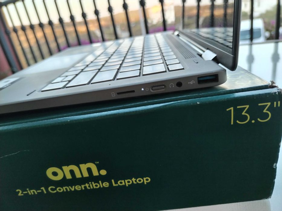 Laptop onn 2in convertible