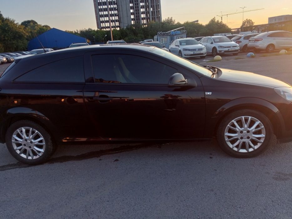 Продам автомобіль,можливо під виплату,1.5тис аванс та решту щомісяця 5.500грн