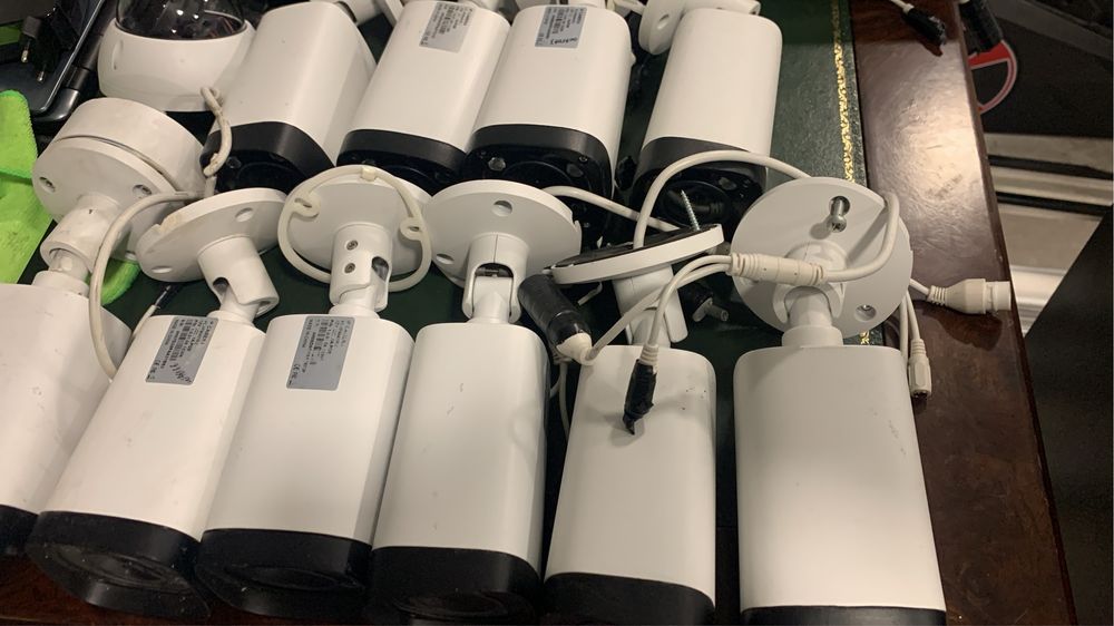 Kit de Videovigilância Completo – 11 Câmaras + DVR 16 Canais + Monitor