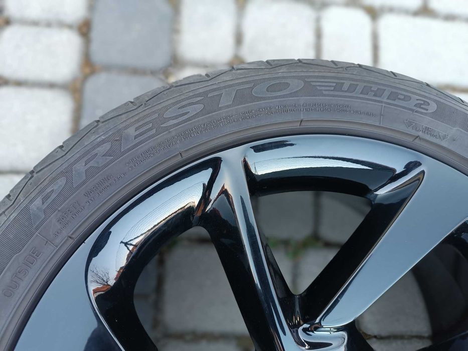piękne felgi z oponami letnimi