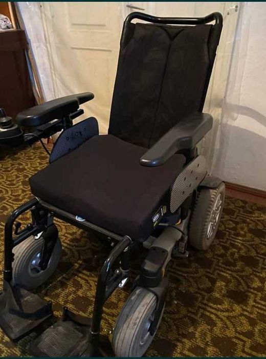 маневрений електровізок з управлінням