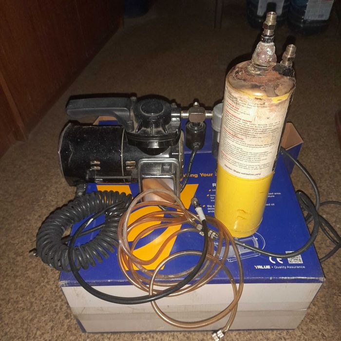 Продам компресор (б/в) для аерографії із саморобним ресивером 2л