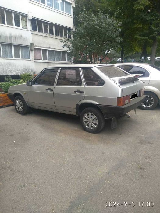 Автомобиль ВАЗ 21093
