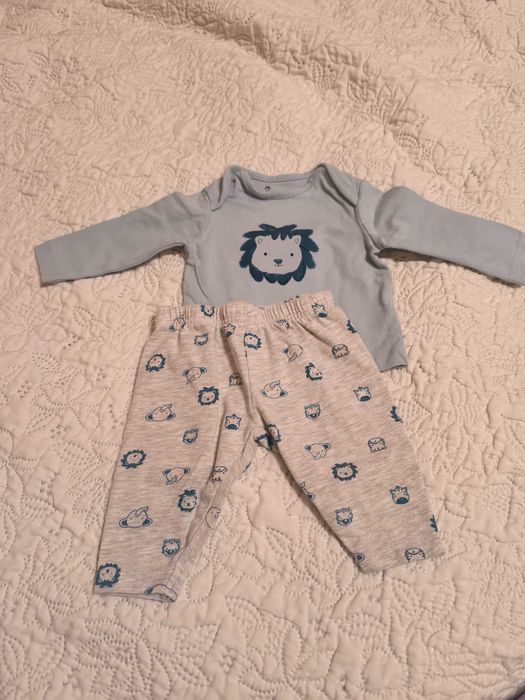 Zestaw ubrań dla noworodka