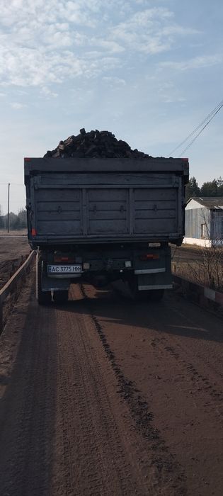 Чорнозем, баласт, пісок, щебінь, торфобрикети