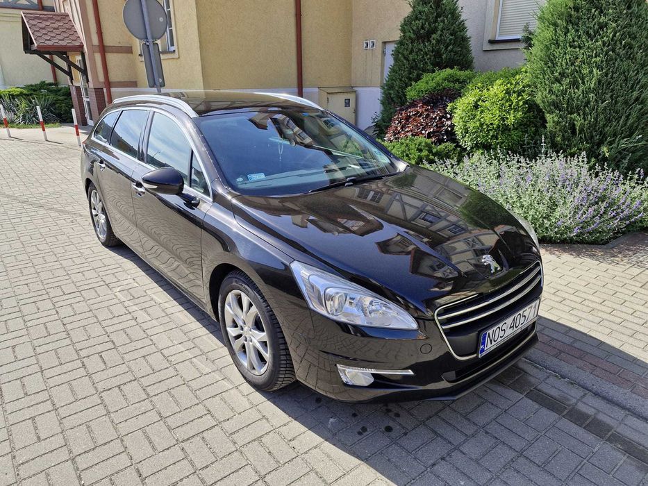 Peugot 508 SW panorama benzyna/gaz 1,6 156 KM z manualną 6-cio biegową skrzynią. Samochód przestronny , komfortowy z bogatym wyposażeniem.