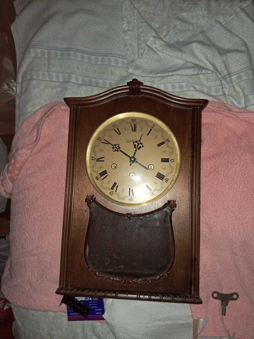 Relógio da marca Reguladora. Em óptimo estado. Totalmente funcional.