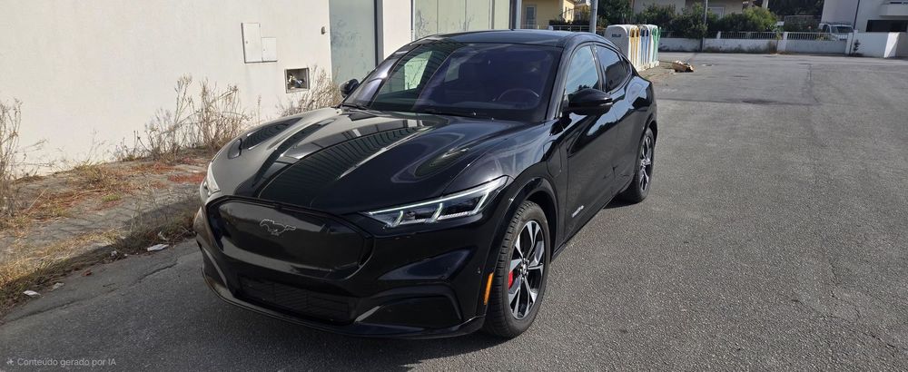 Ford Mustang Mach-E AWD PREMIUM