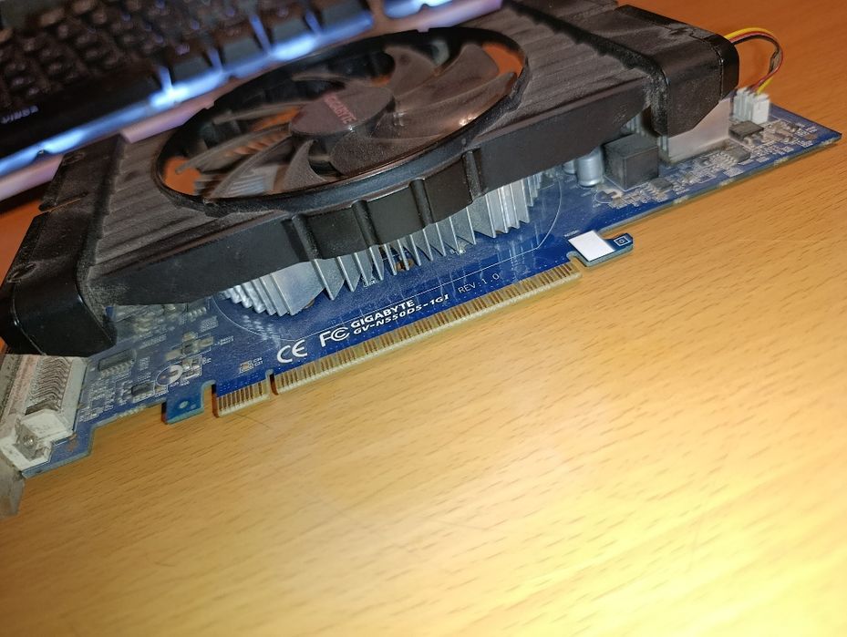 Gigabyte GV-N550D5-1Gi видеокарта