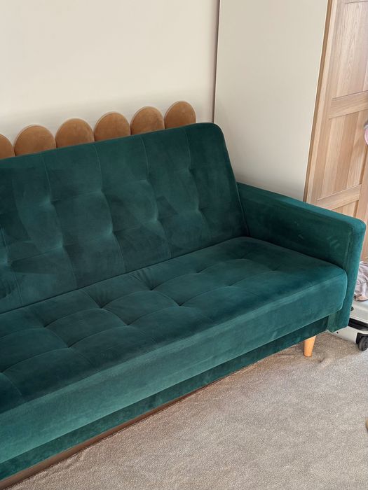 Sofa z funkcją spania i pojemnikiem