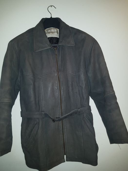 Casaco cinza em pele