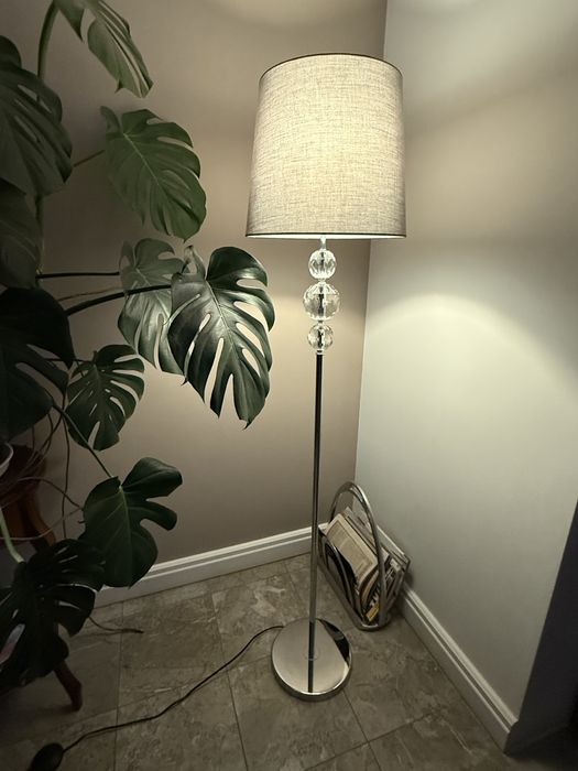 Elegancka lampa stojaca szara / srebrna