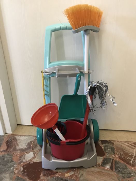 Іграшковий візок для прибирання з аксесуарами