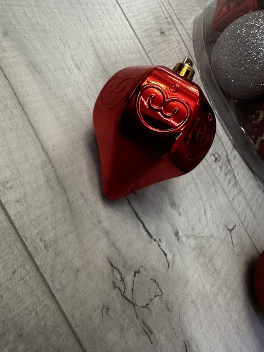 Іграшки на ялинку