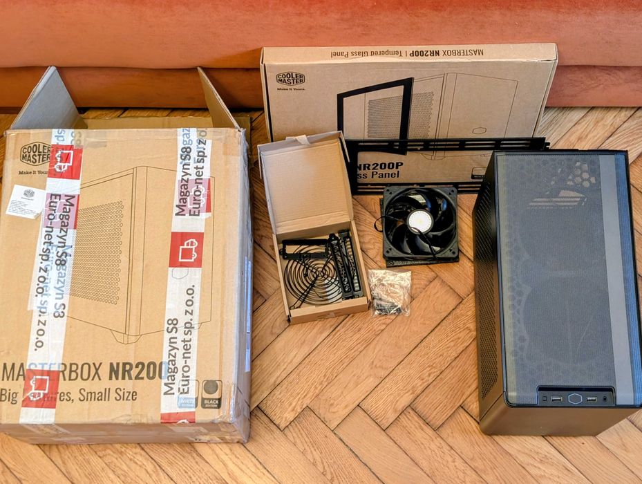 Obudowa Cooler Master NR200, oba panele