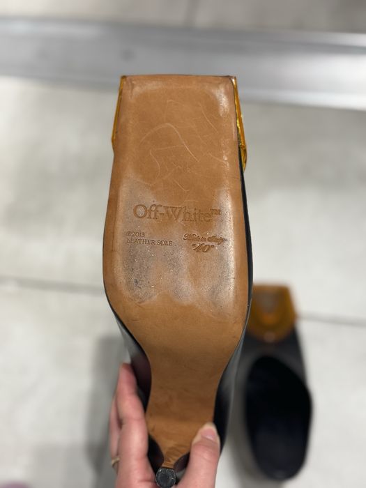 Off-White Leather mules & clogs
